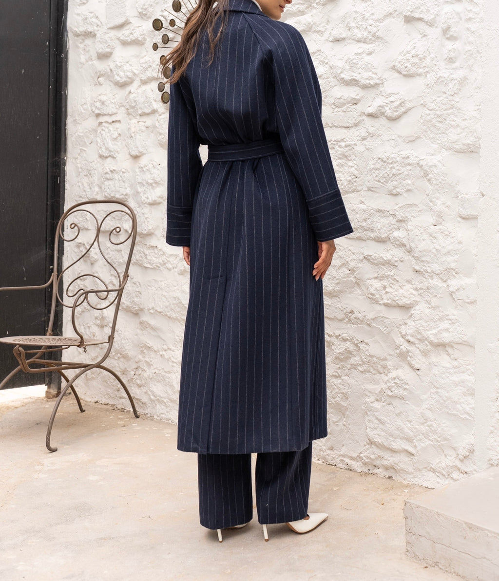 Manteau ceinturé bleu marine en laine