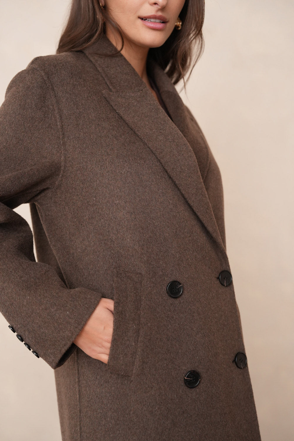 Manteau long double-boutonnage en laine marron chocolat – Fait main